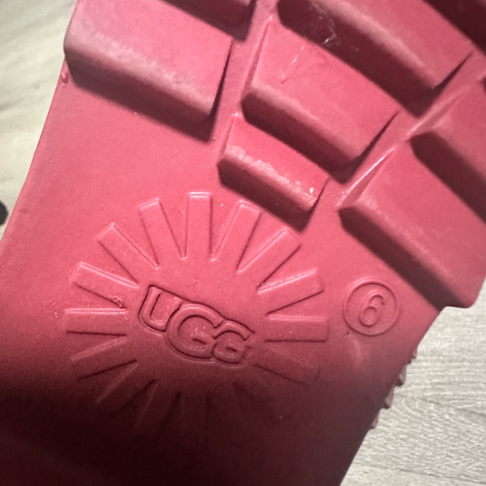 UGG Red Boots Waterproof Ribber Spellout Print Size 6 - Picture 5 of 8